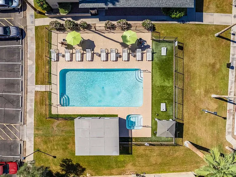 The Flats at Peoria — Photo 35
