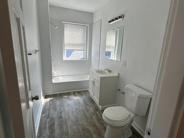 12-14 Lyndhurst St #2A — Photo 8