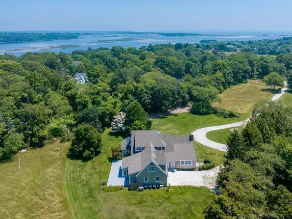 2 Maple Ln, Westport, MA 02790