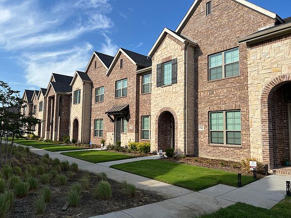 2nd image of 2742 Parkview Pl