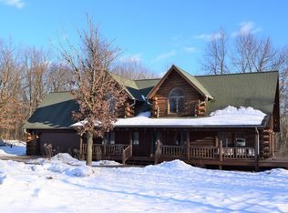 E7447 Erinwood Rd, New London, WI 54961