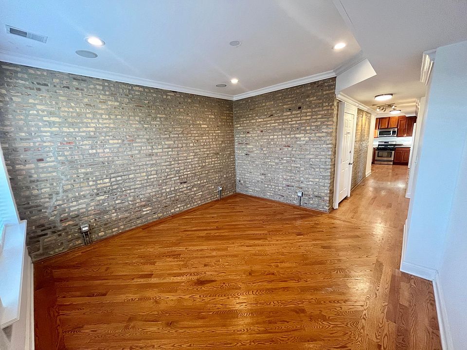 1st image of 6148 N Ravenswood Ave #4