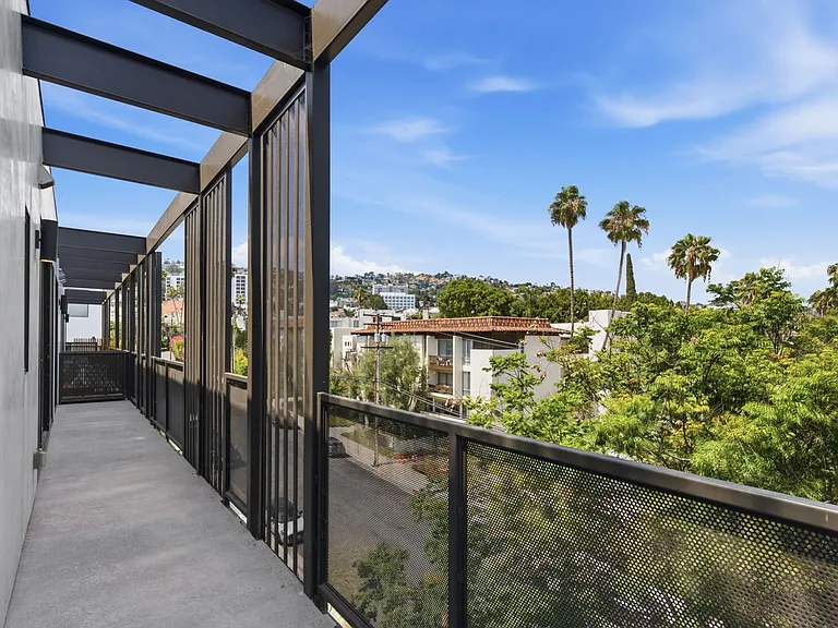 TALA Residences at 829 Larrabee Street — Photo 18