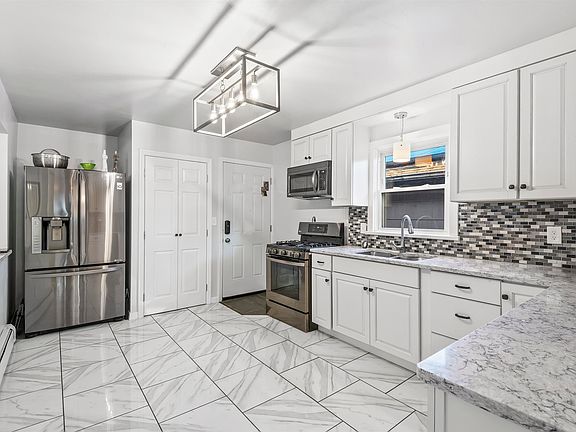 4th image of 290 Randolph Ave Floor 2