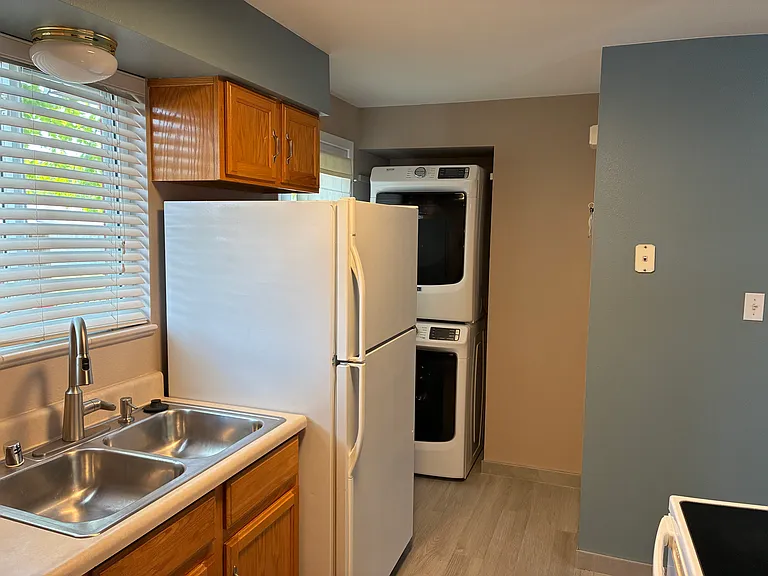 217 Chestnut St #B3 — Photo 8
