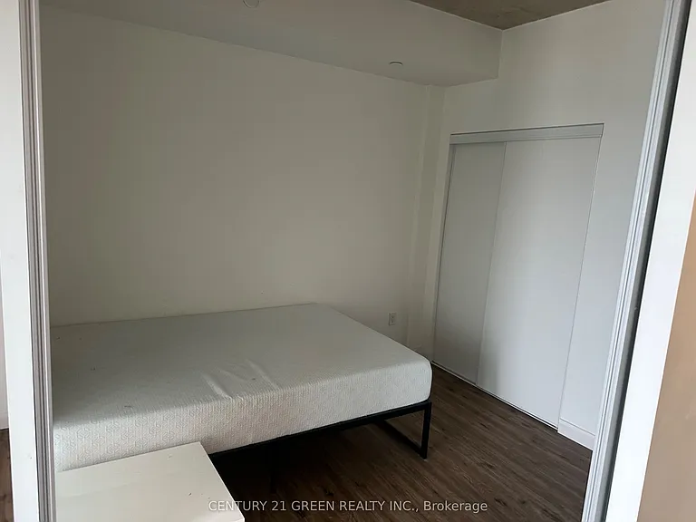 7 Erie Ave #309 — Photo 15
