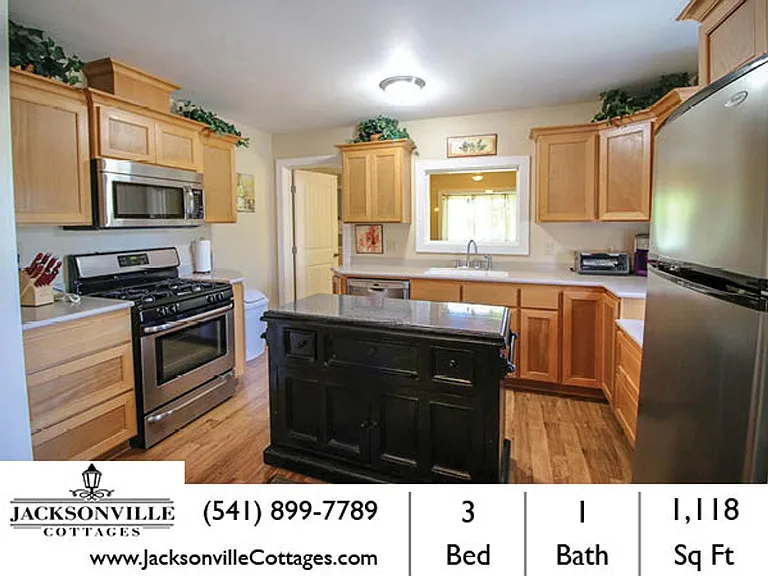 355 W Oak St — Photo 4