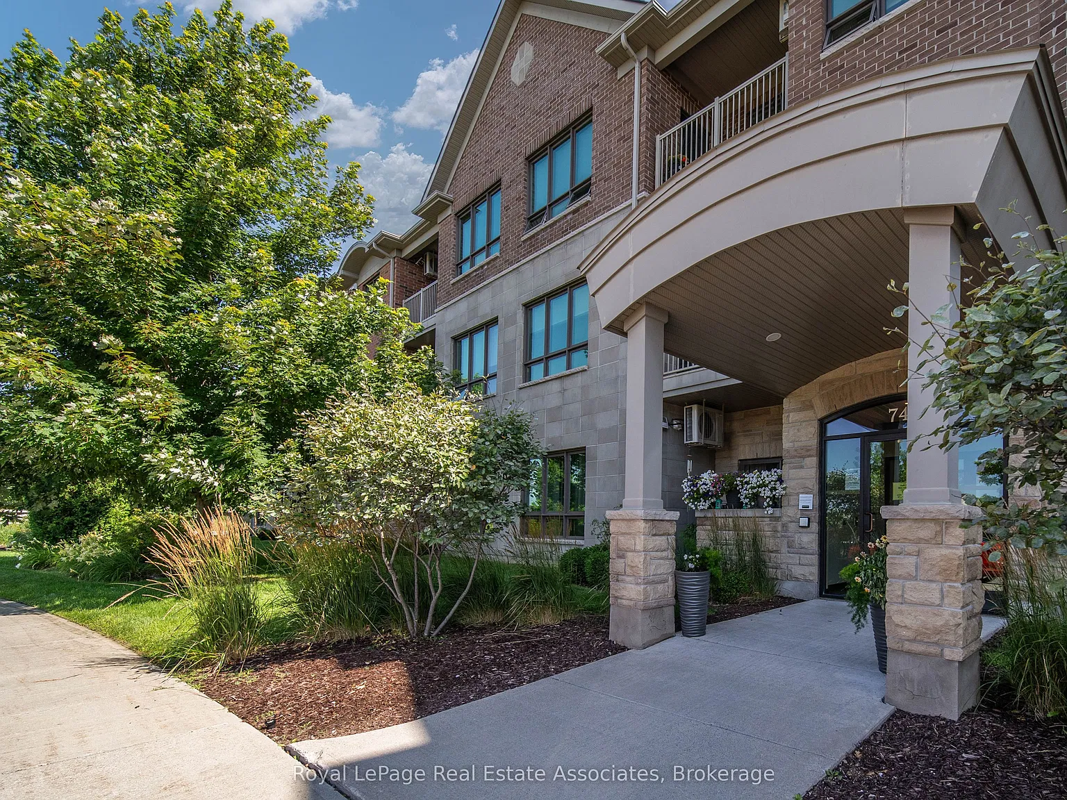 2 bed, $2,595 — Photo 2