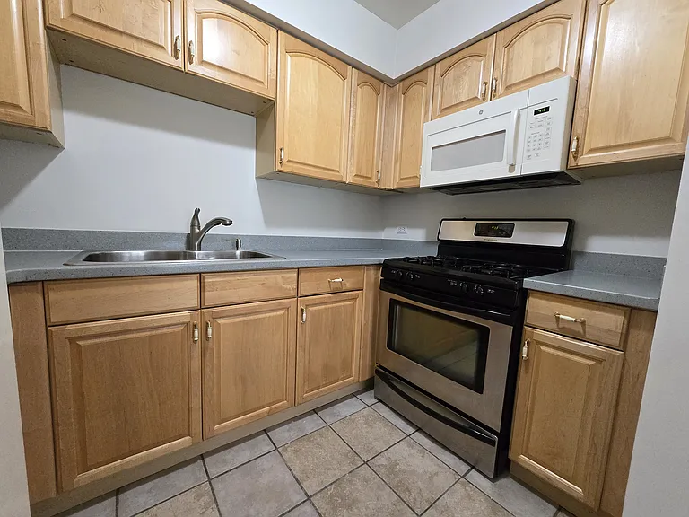 1301 N Harlem Ave #10 — Photo 8