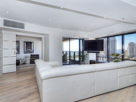 2nd image of 100 Harbor Dr Unit 1804