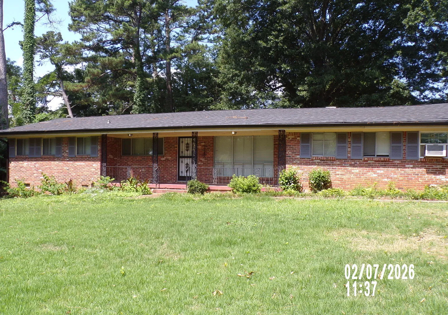 3 bed, 2.0 bath, 1681 sqft, $1,900 — Photo 1