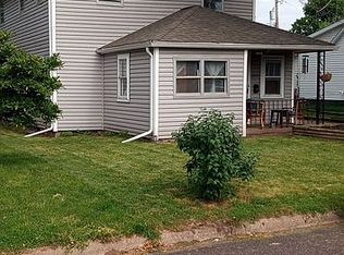 1410 S 8th St, Pekin, IL 61554