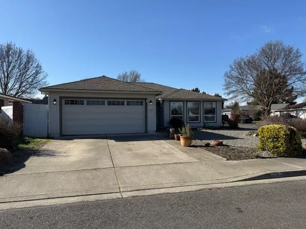 107 Southgate Ct, Central Pt, OR 97502