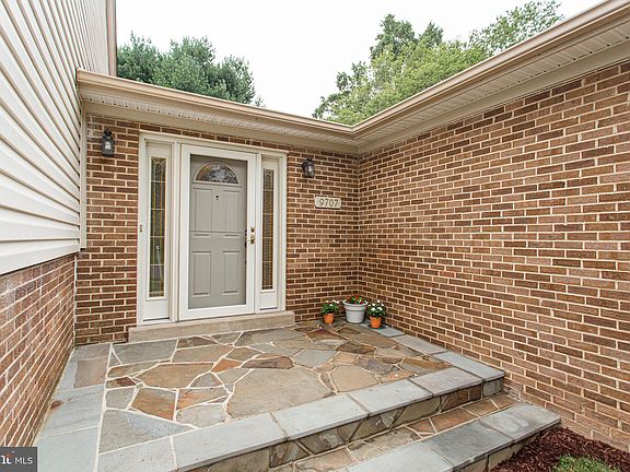 5th image of 9707 Doulton Ct