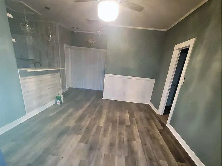 3084 Johnson Ave — Photo 2