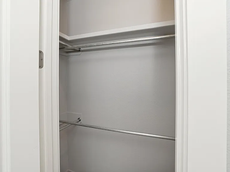 9240 Highland Springs Dr — Photo 30