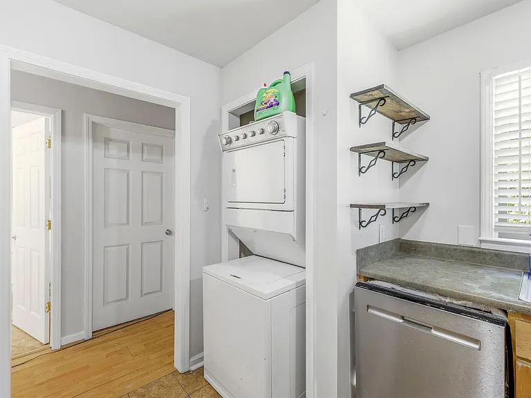 205 Pineview Dr #A — Photo 11