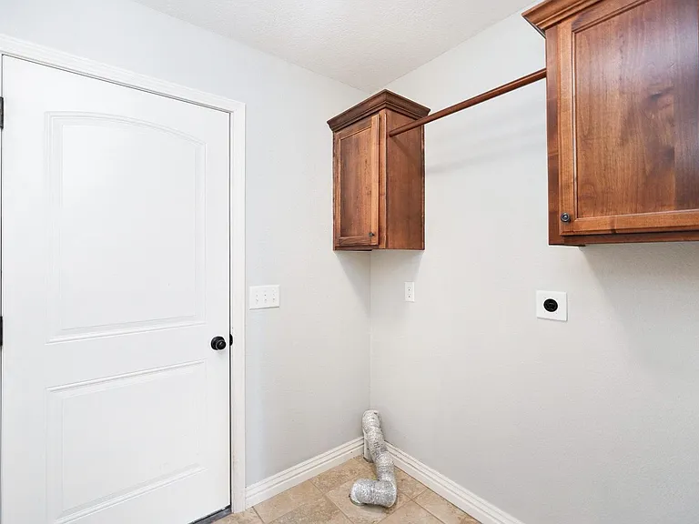 2604 W Garton Rd — Photo 6