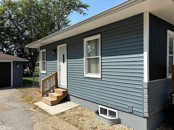 4th image of 2539 Kenwood St