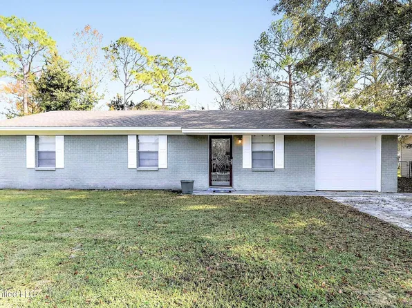 6624 Columbus Cir, Ocean Springs, MS 39564