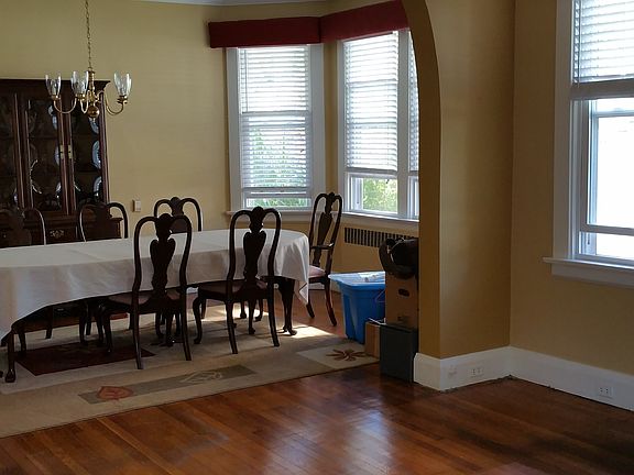 Living and dining room area