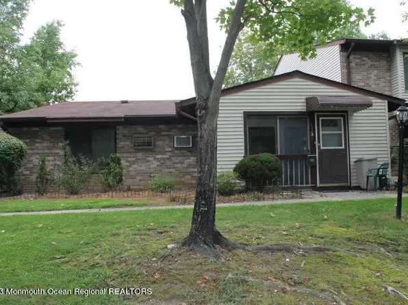 134 Amberly Dr Unit F, Manalapan, NJ 07726