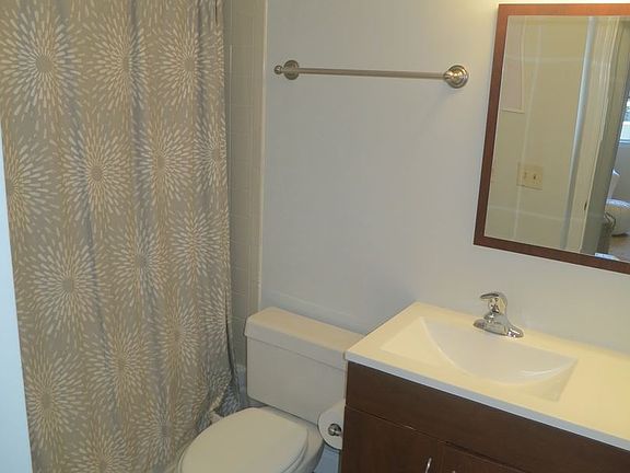 5th image of 5705 Chapman Mill Dr