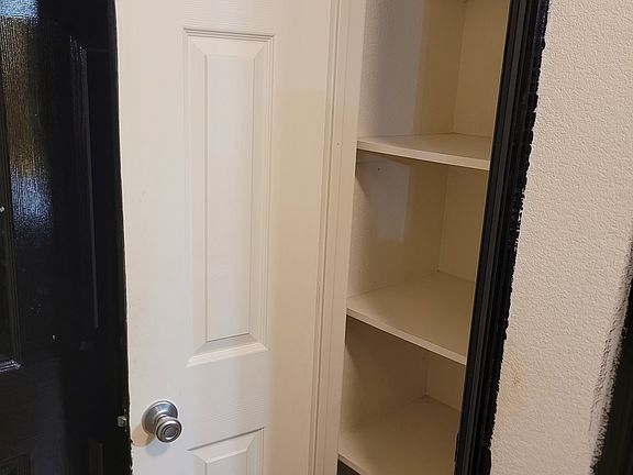 4th image of 5513 Goodman Ave