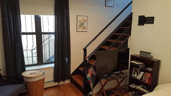 Rented by Rapid Realty Cobble Hill | media 30