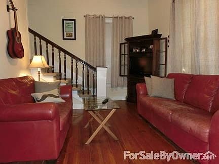 2nd image of 2512 Magazine St APT H