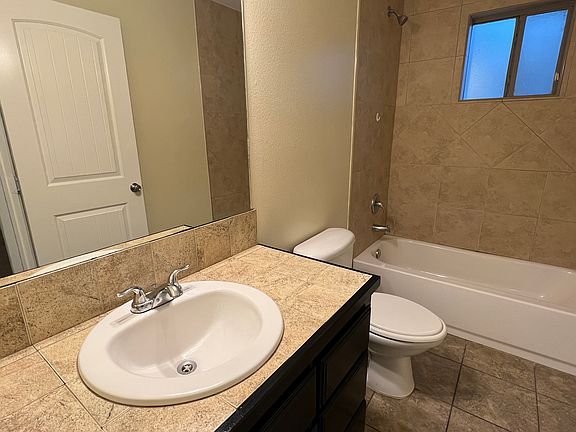 3rd image of 3101 Anita St APT 4