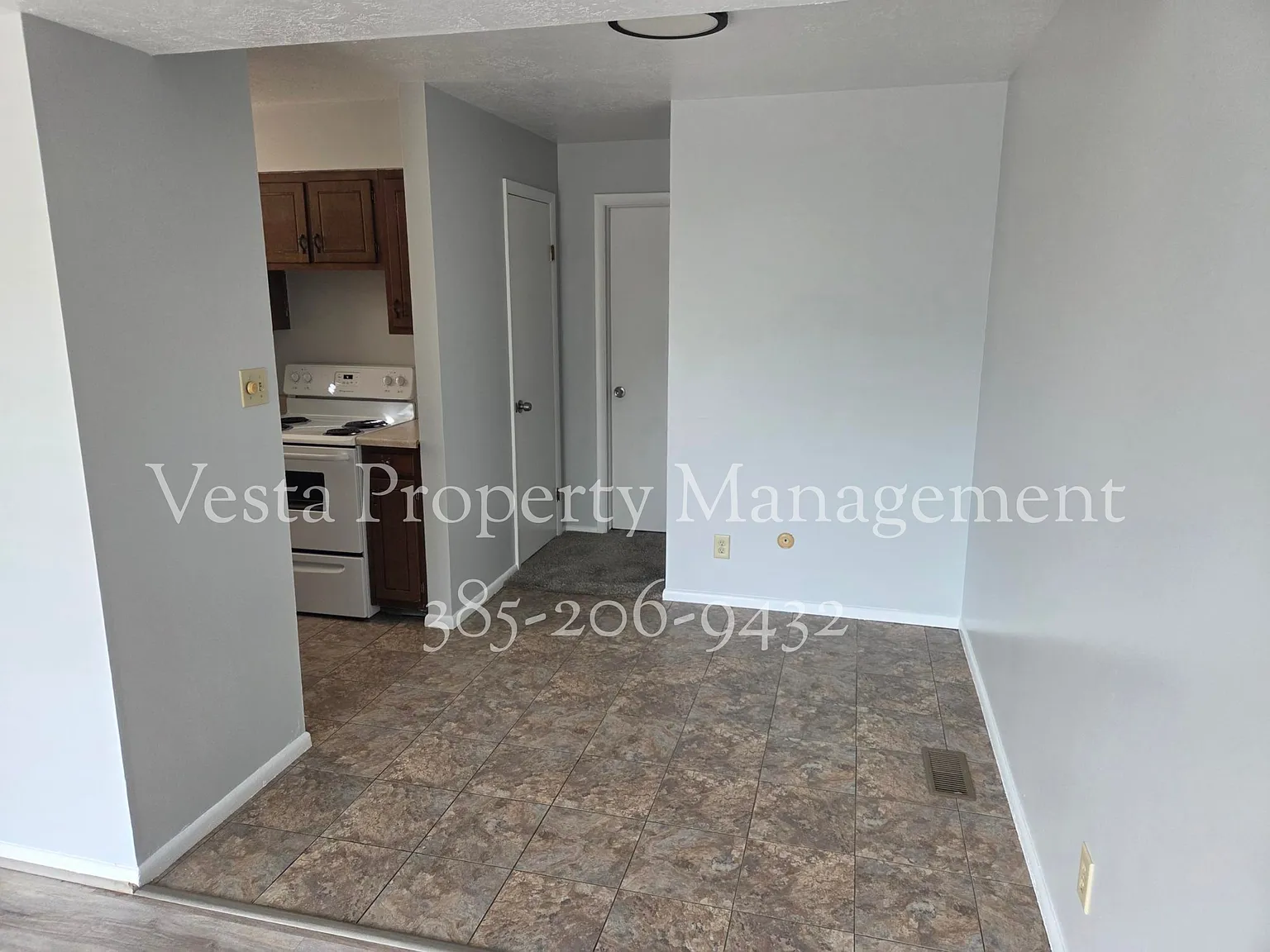 2 bed, 820 sqft, $895 — Photo 4