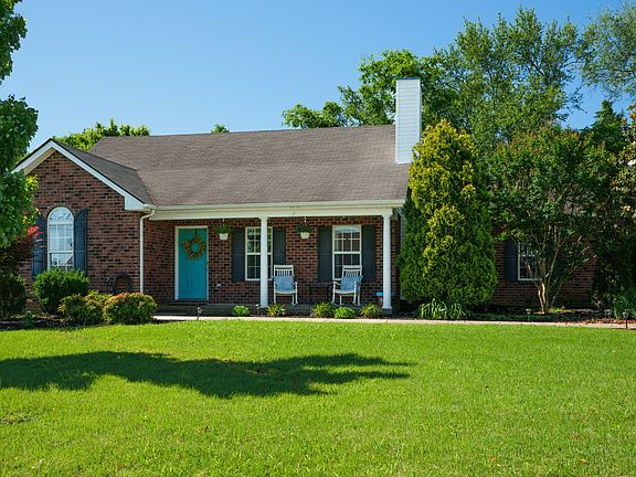 3rd image of 2936 Cliffside Dr