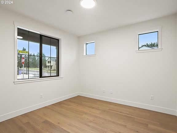 3rd image of 11402 NE 51st Ave