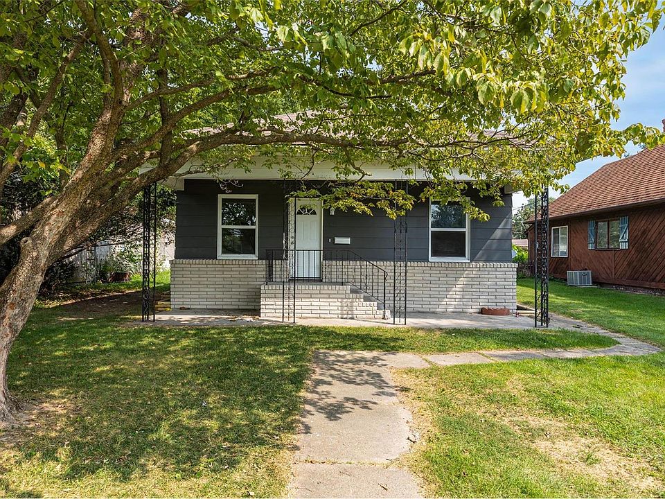211 E Locust St, Benld, IL 62009 Zillow