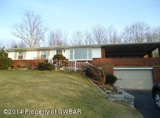 270 Woodlawn Ave, Mountain Top, PA 18707