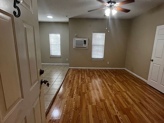 3rd image of 717 W Alabama St APT 5
