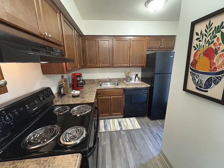 Rivers Edge Apartments and Townhomes — Photo 6