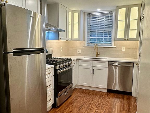 3rd image of 7515 York Dr #101