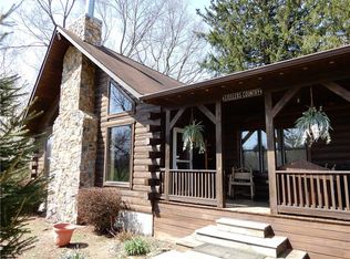 24 Redfoot Ln, Mercer, PA 16137