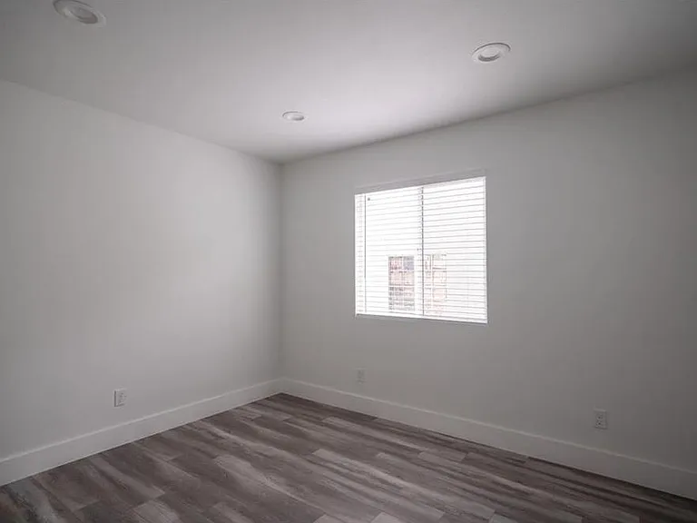 2408 S Redondo Blvd #2408 — Photo 19