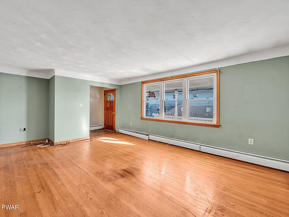 5th image of 129 School St