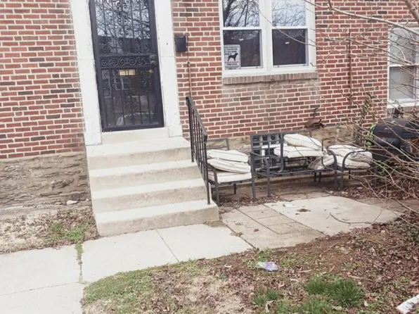 7555 Sherwood Rd, Philadelphia, PA 19151