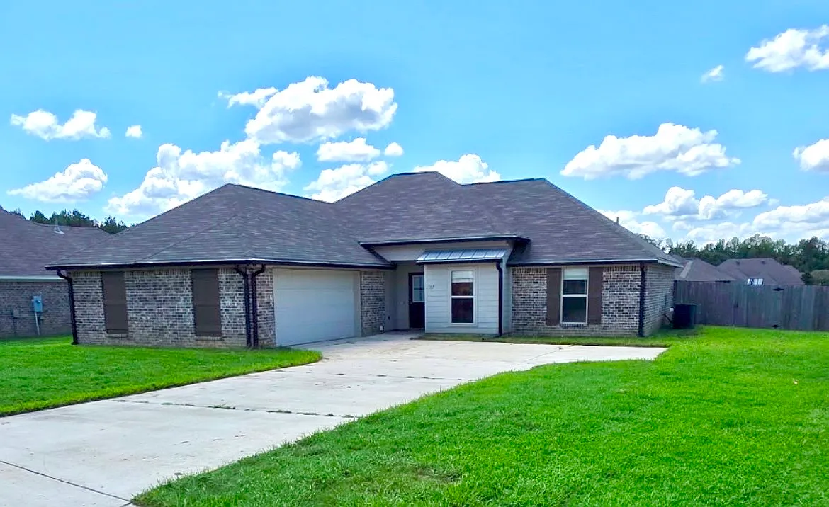 4 bed, 1611 sqft, $2,250 — Photo 1