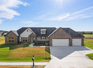 2541 S Piguet Ln, Claremore, OK 74017