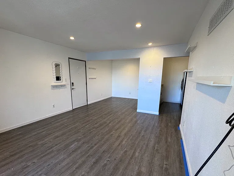 579 Wright St #203 — Photo 2
