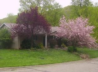 183 Kennedy Dr, Gnadenhutten, OH 44629