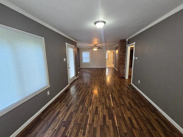 1006 Dexter St — Photo 9