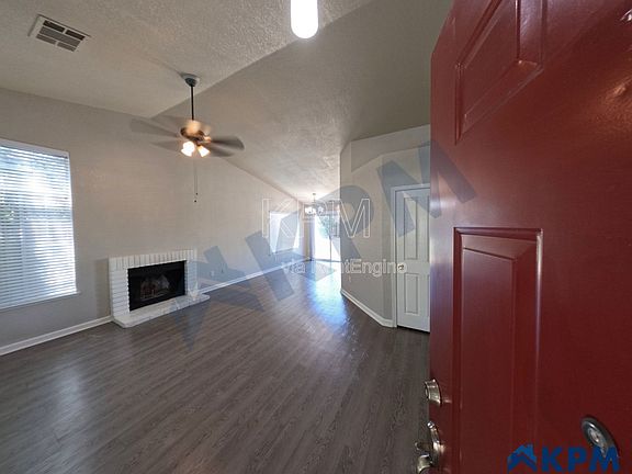 3rd image of 663 Stoneridge Ct