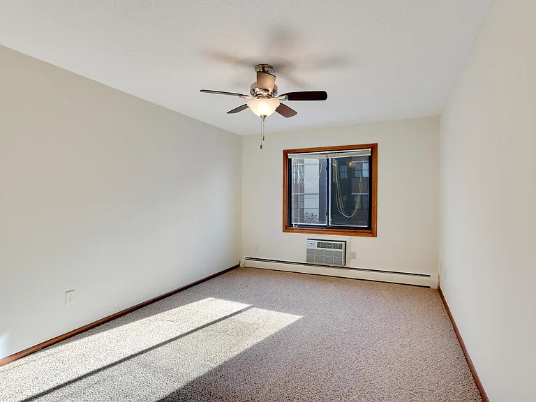 1122 Como Ave SE — Photo 10